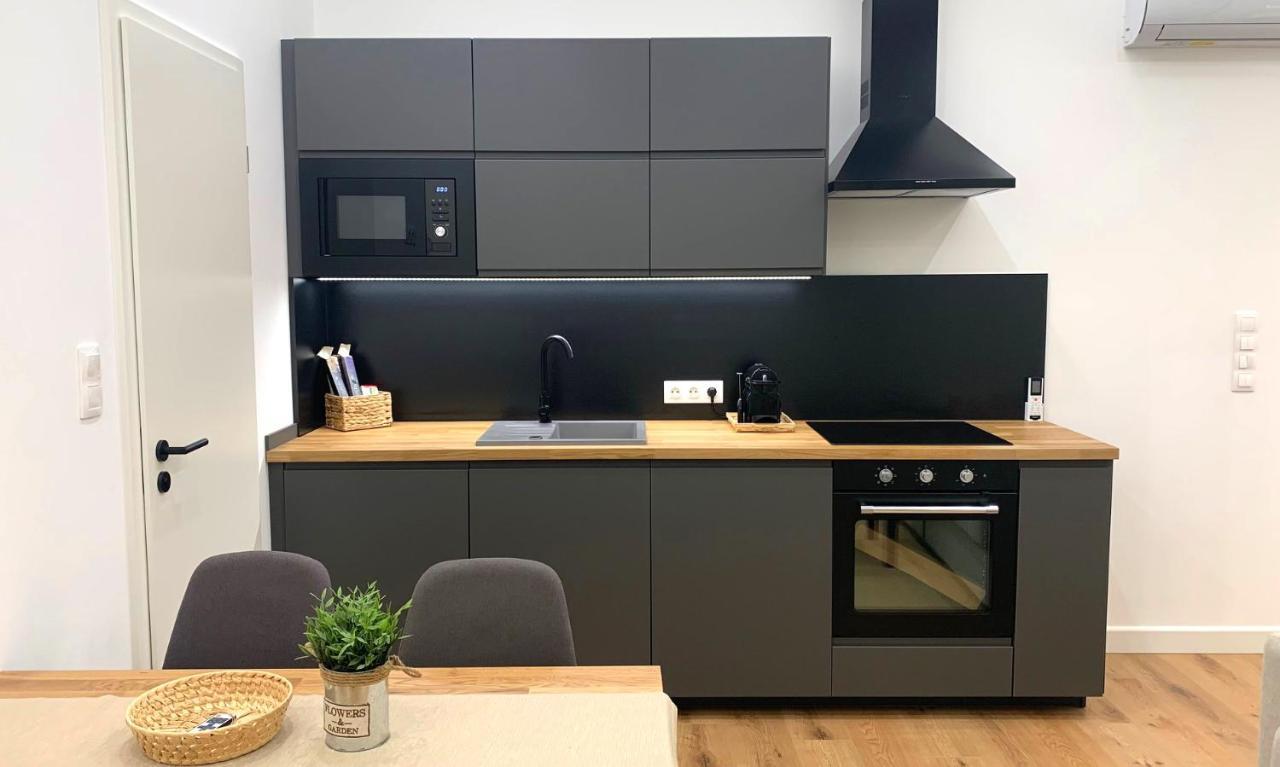 Sipsix Apartment - Modern 2 Bedroom Newly Renovated Flat With Ac In Budapest City Centre Екстер'єр фото